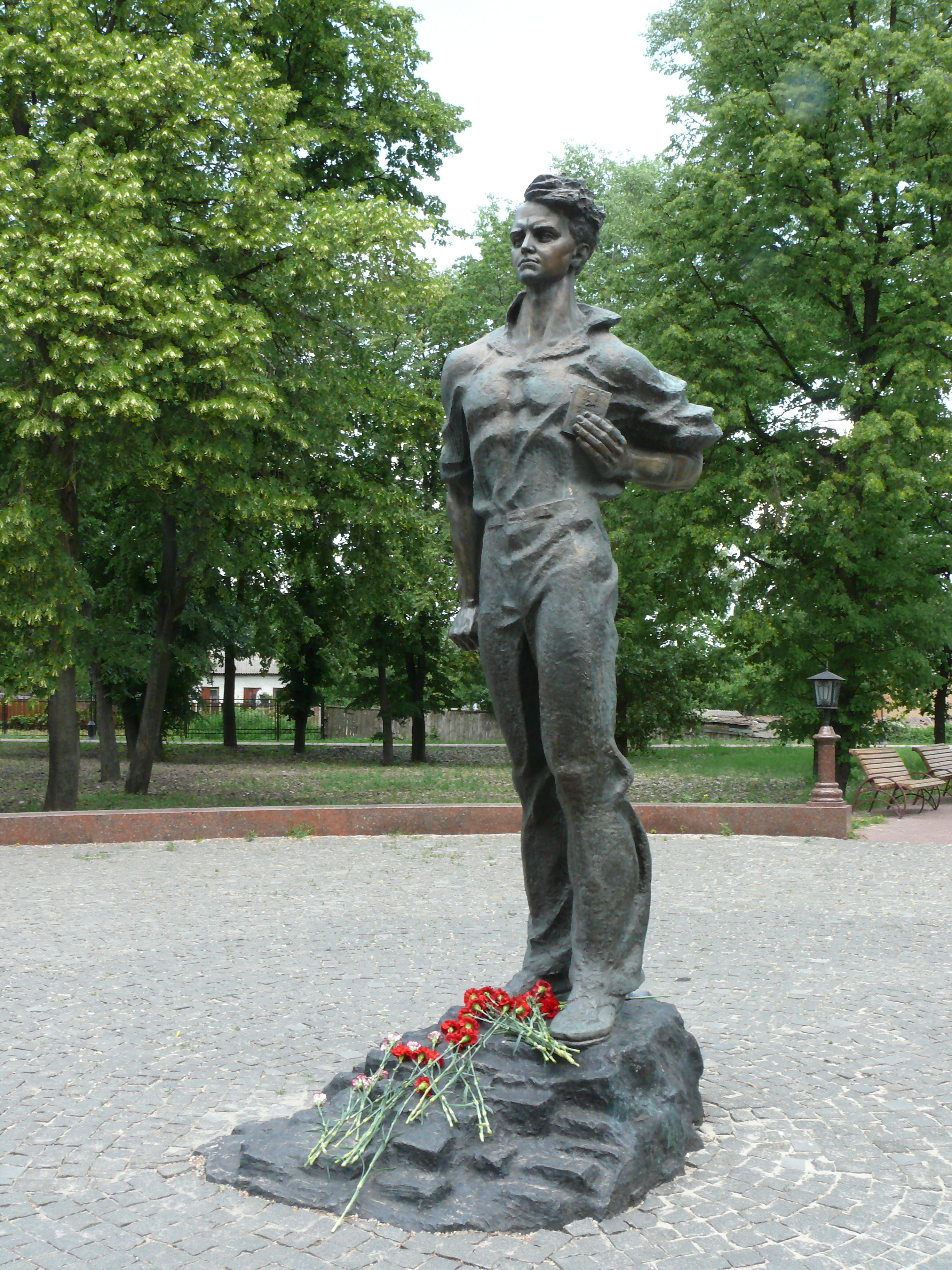 Пам’ятник Олегу Кошовому